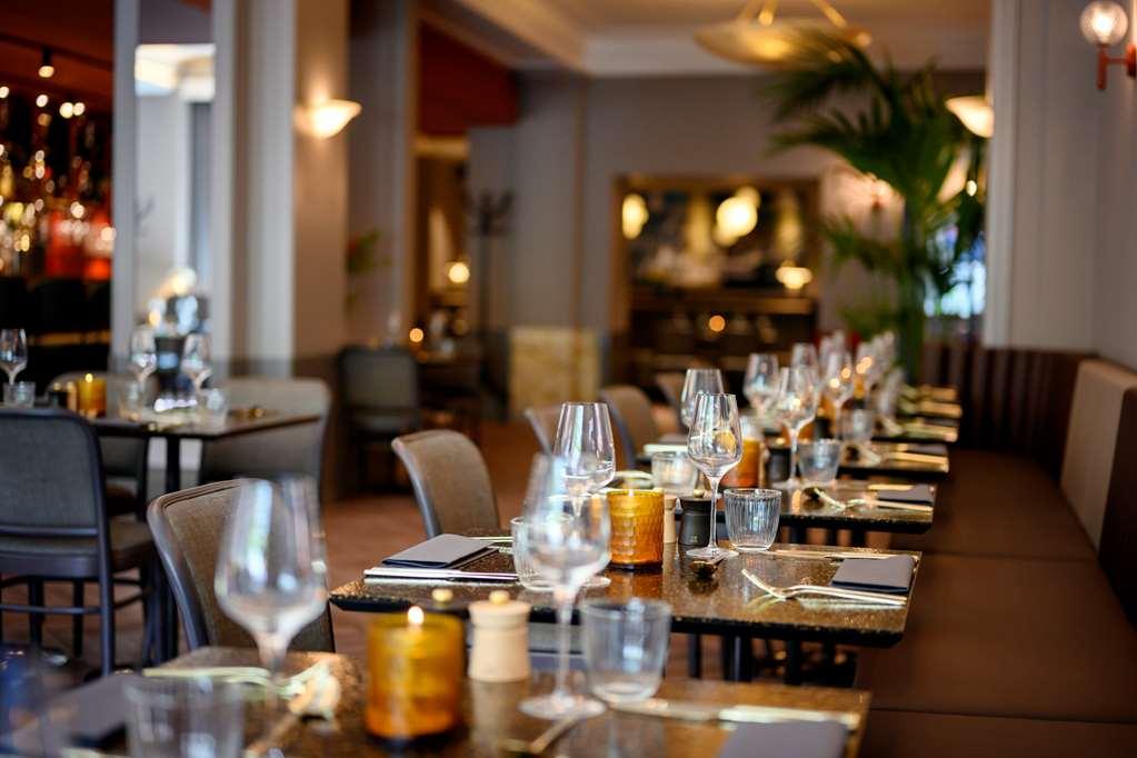 Doubletree By Hilton Brussels City レストラン 写真