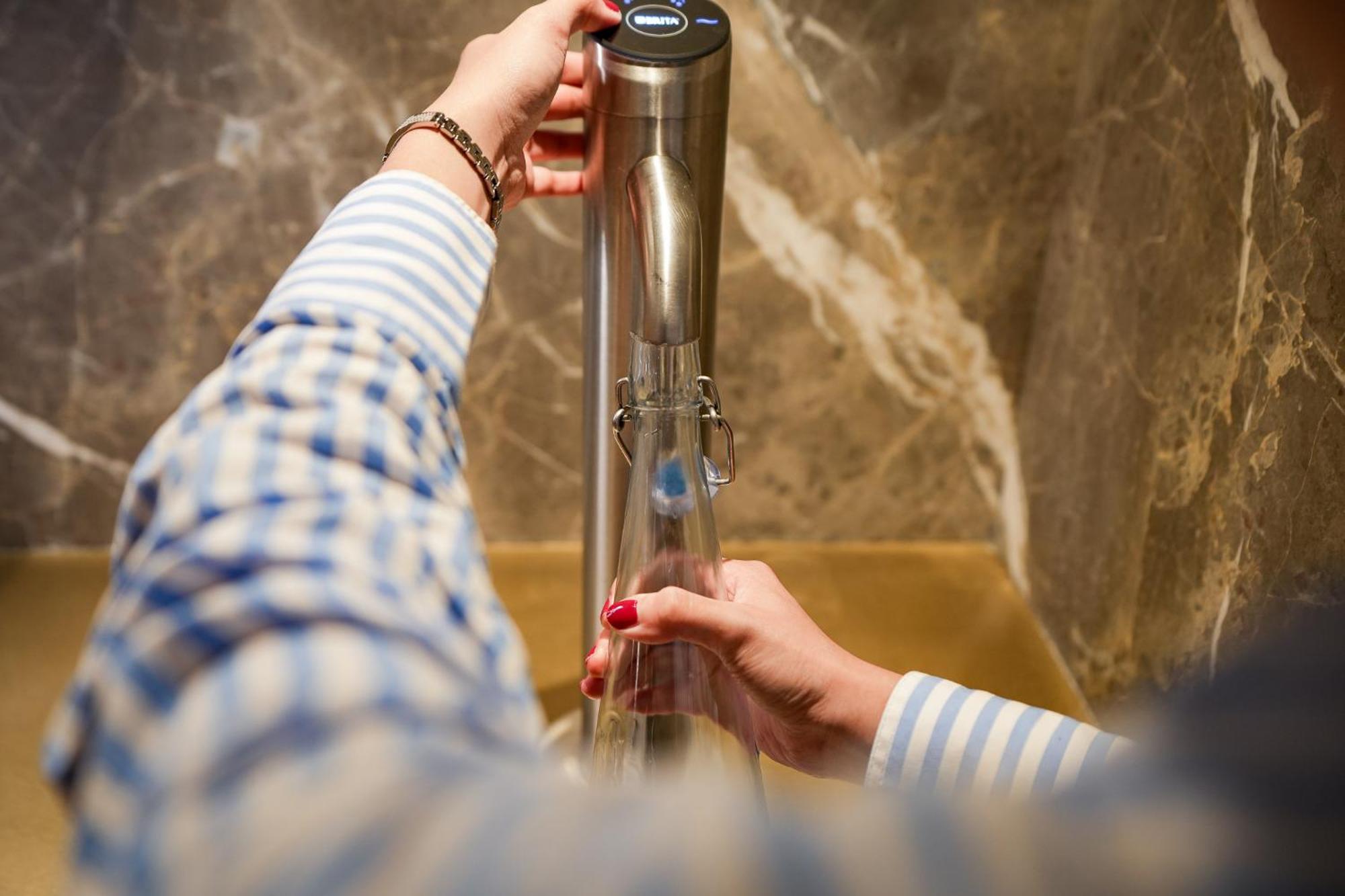 Doubletree By Hilton Brussels City エクステリア 写真